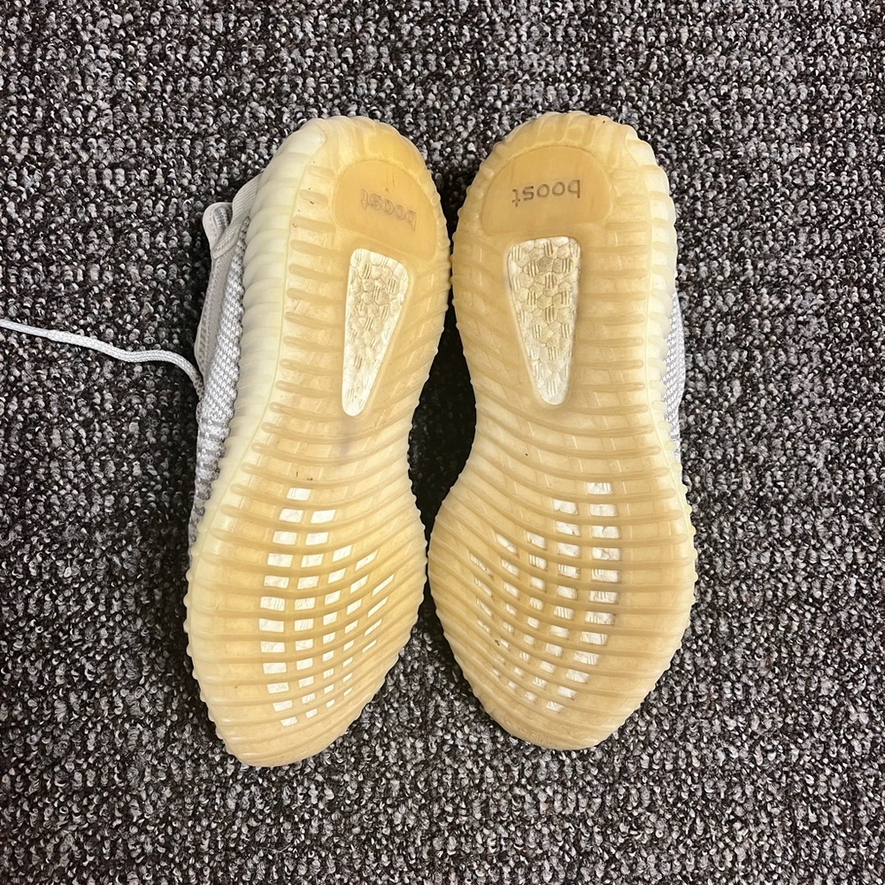 Adidas Yeezy Boost 350 V2 in Cream and Gray - Picture 6 of 9